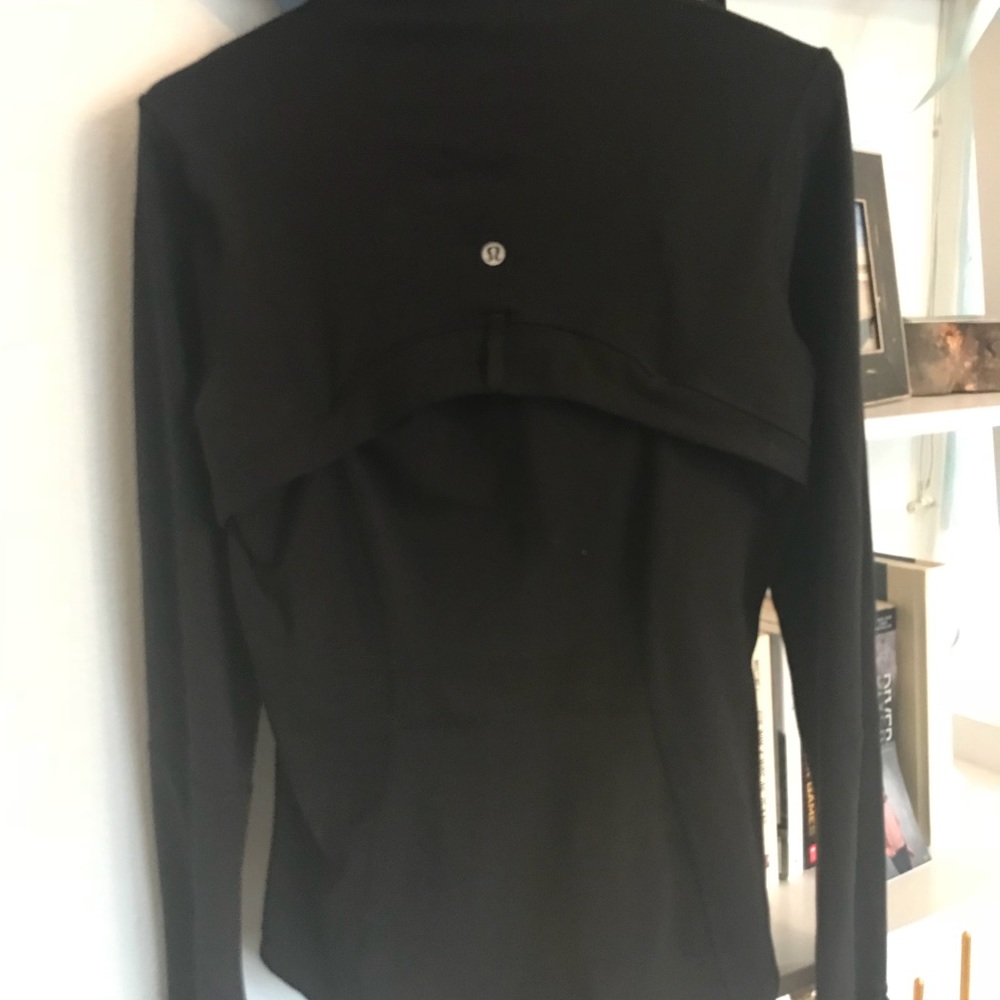 Size 8 define jacket EUC